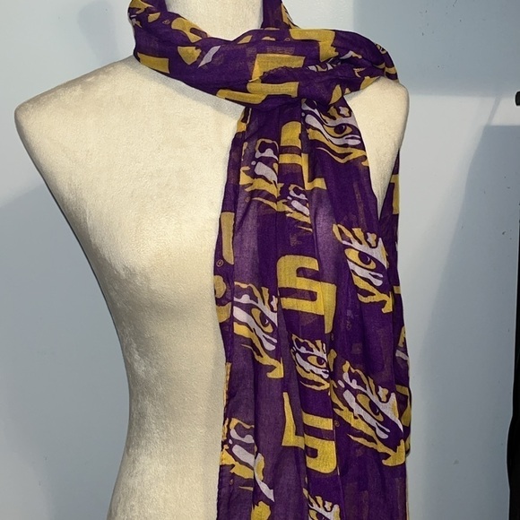 LSU Tigers Louisiana State University women’s scarf wrap - Picture 5 of 5